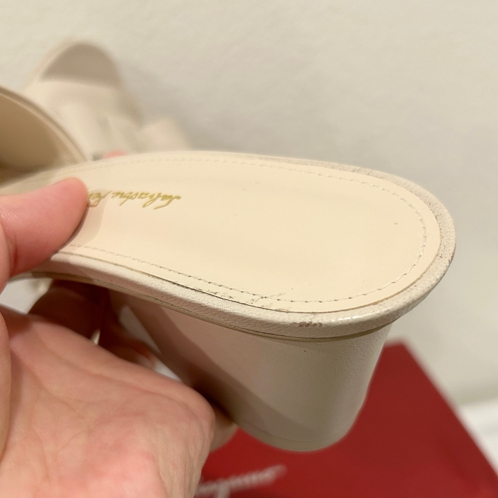 Salvatore Ferragamo Valery Viva Bone Lambskin Sandals, Size 7, New in Box - Picture 4 of 6